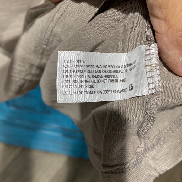 NWT universal thread tee - Picture 5 of 6